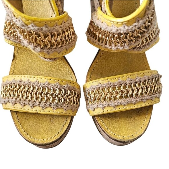 Tory Burch Yellow Leather Lucian Chain Embellished Cork Wedge Sandals Size 7.5 - Picture 3 of 7